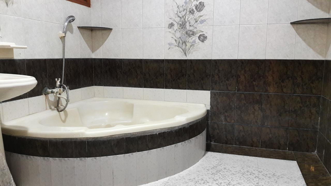 Hotel Seven 7 Карачи Екстериор снимка