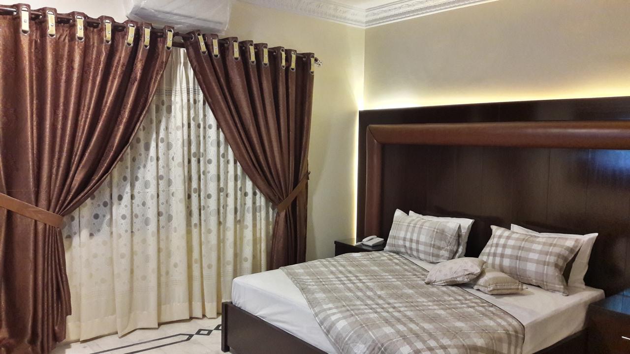 Hotel Seven 7 Карачи Екстериор снимка