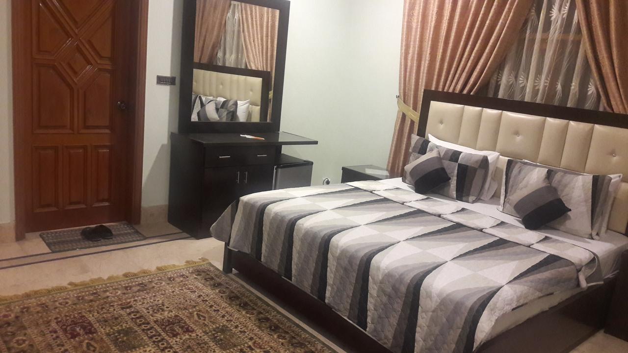 Hotel Seven 7 Карачи Екстериор снимка